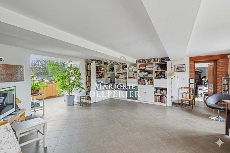 Maison - 422 m² - 10 pièces