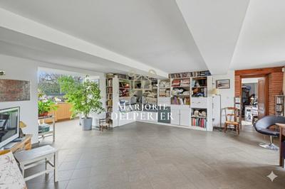Maison - 422 m² - 10 pièces