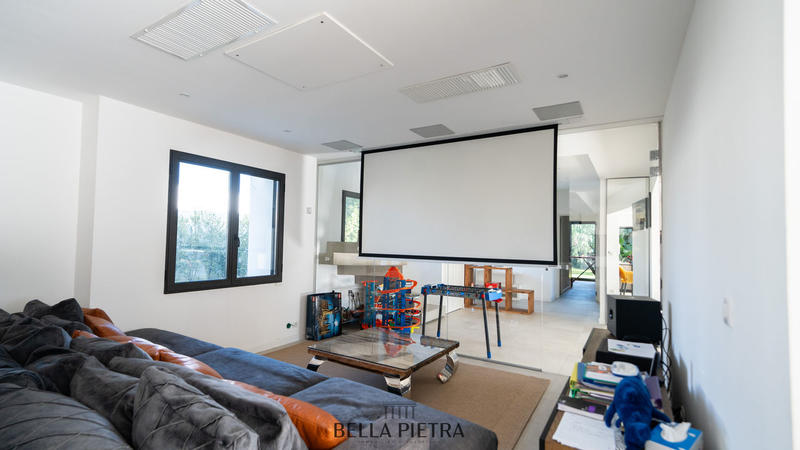 Maison - 800 m² - 14 pièces