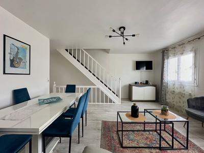 Maison - 96 m² - 5 pièces