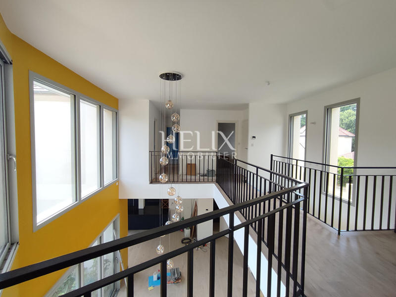 Maison - 172 m² - 6 pièces