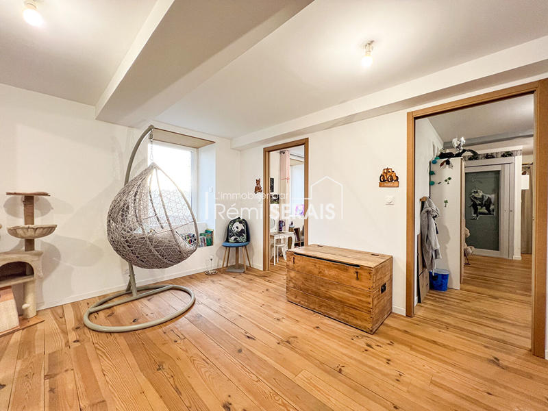 Maison - 232 m² - 6 pièces