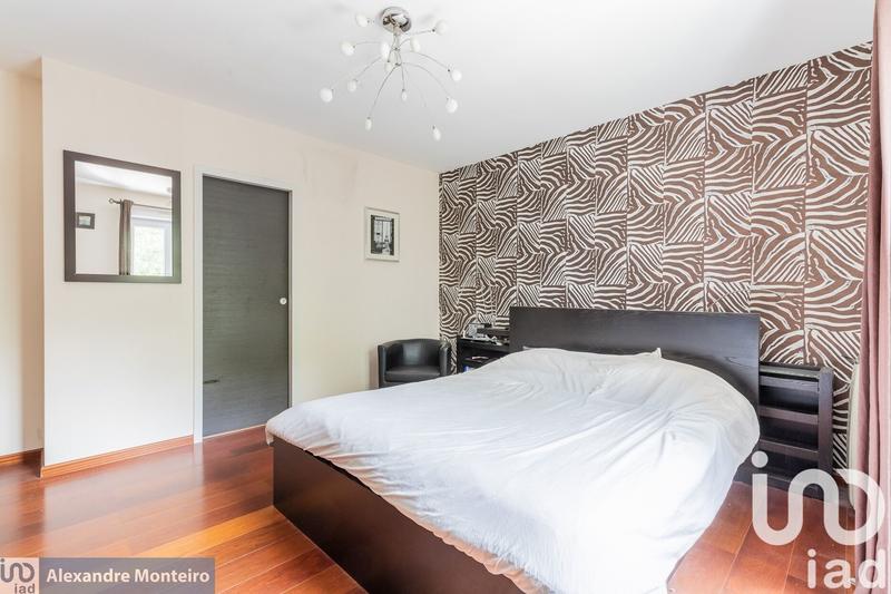 Maison - 180 m² - 8 pièces