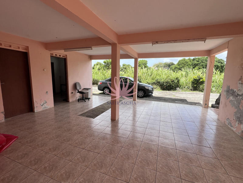 Maison - 252 m² - 5 pièces