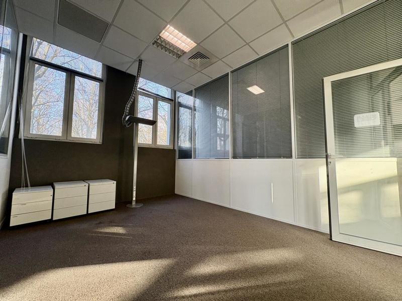 Bureau - 220 m² - 5 pièces
