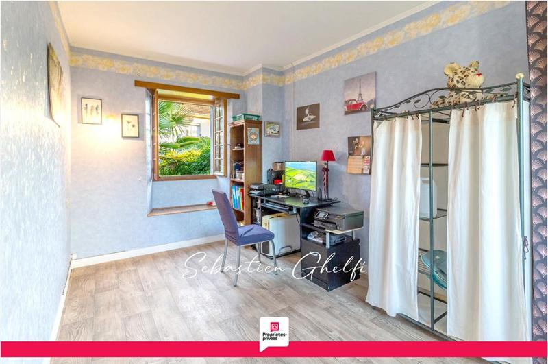 Maison - 97 m² - 5 pièces