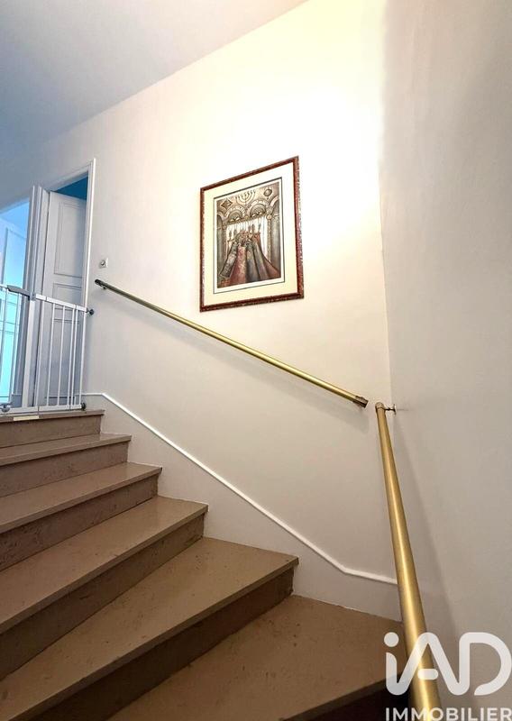 Maison - 165 m² - 8 pièces