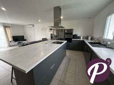 Maison - 90 m² - 3 pièces