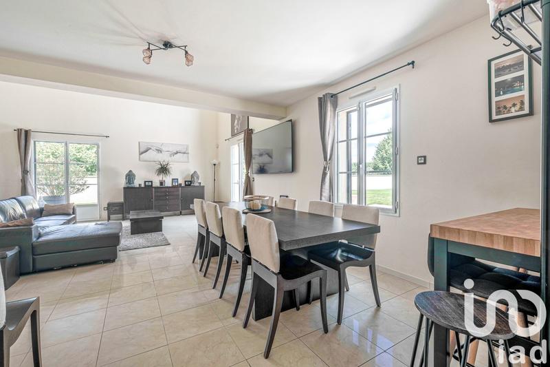 Maison - 180 m² - 8 pièces