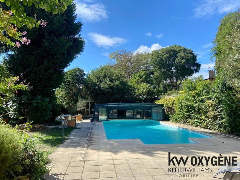 Demeure - 440 m² - 10 pièces