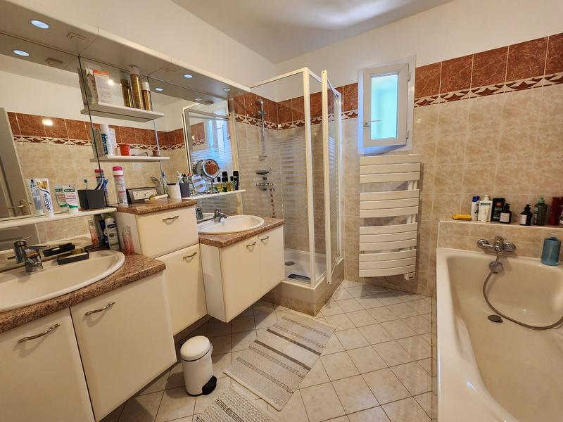 Maison - 101 m² - 4 pièces