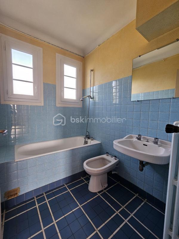 Maison traditionnelle - 122 m² - 6 pièces