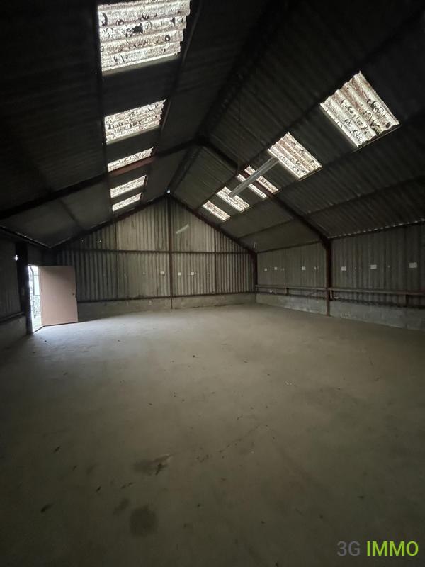 Local commercial - 150 m² - 1 pièce