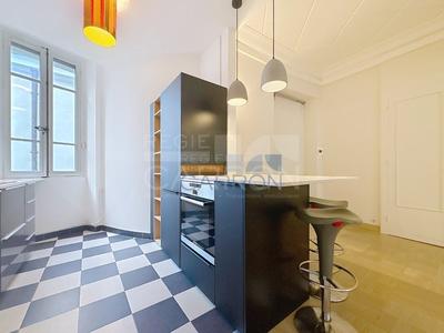 Appartement - 92 m² - 3 pièces