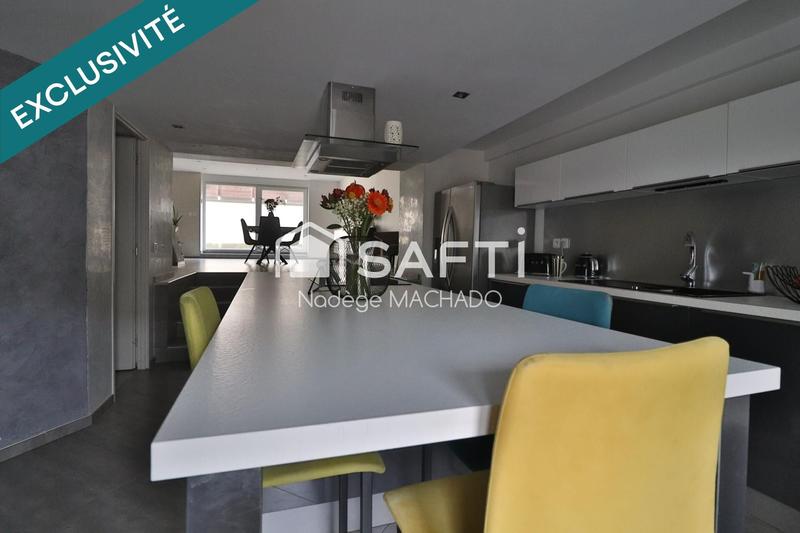 Maison - 219 m² - 9 pièces