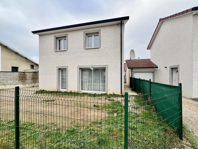 Maison - 90 m² - 4 pièces