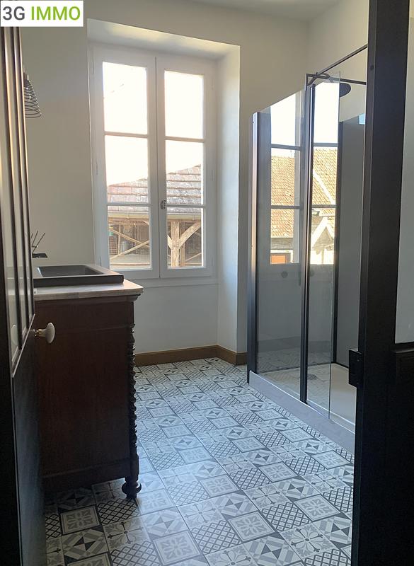 Demeure - 190 m² - 10 pièces