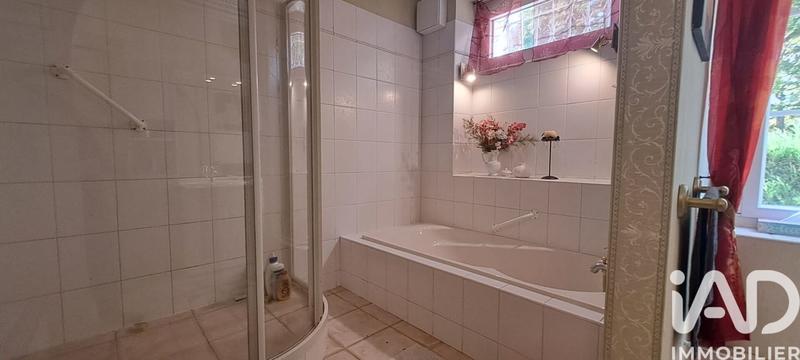 Maison - 280 m² - 9 pièces