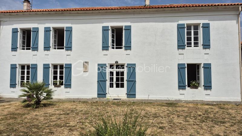 Maison - 210 m² - 7 pièces