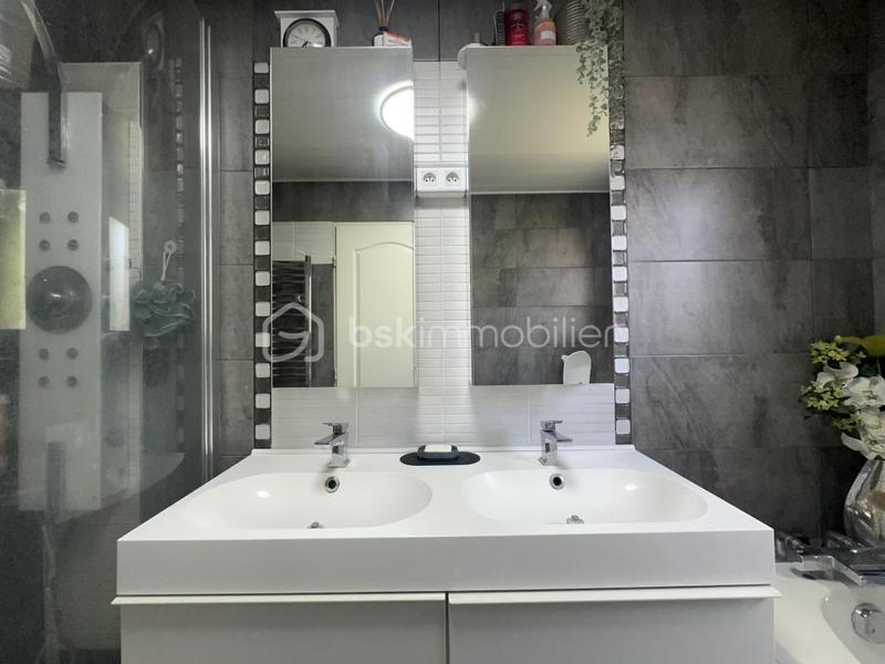 Maison traditionnelle - 86 m² - 5 pièces