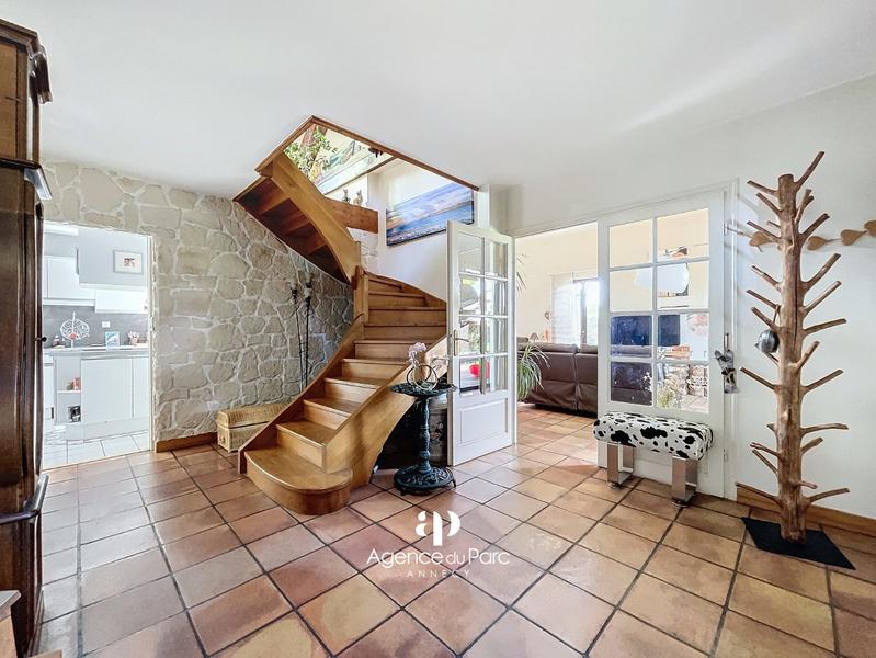 Maison traditionnelle - 185 m² - 8 pièces