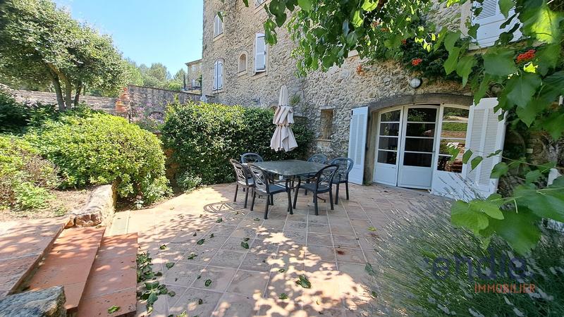 Appartement - 147 m² - 5 pièces