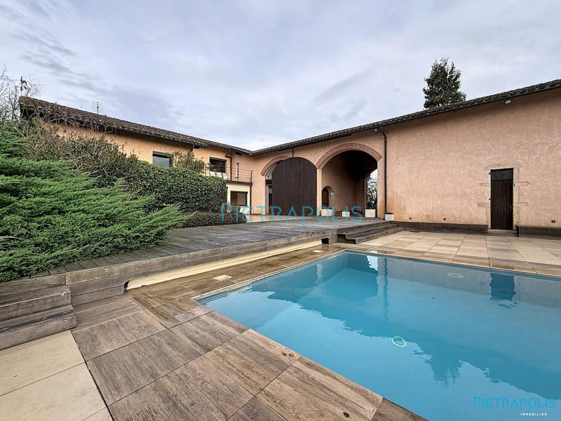 Maison ancienne - 350 m² - 13 pièces