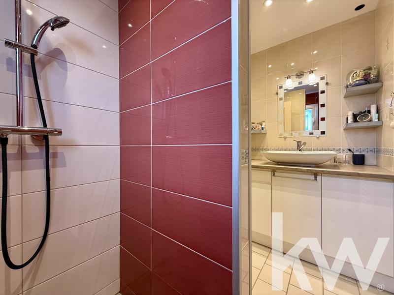 Pavillon - 187 m² - 6 pièces