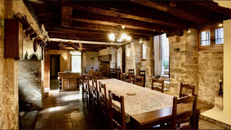 Maison de maîtres - 400 m² - 18 pièces