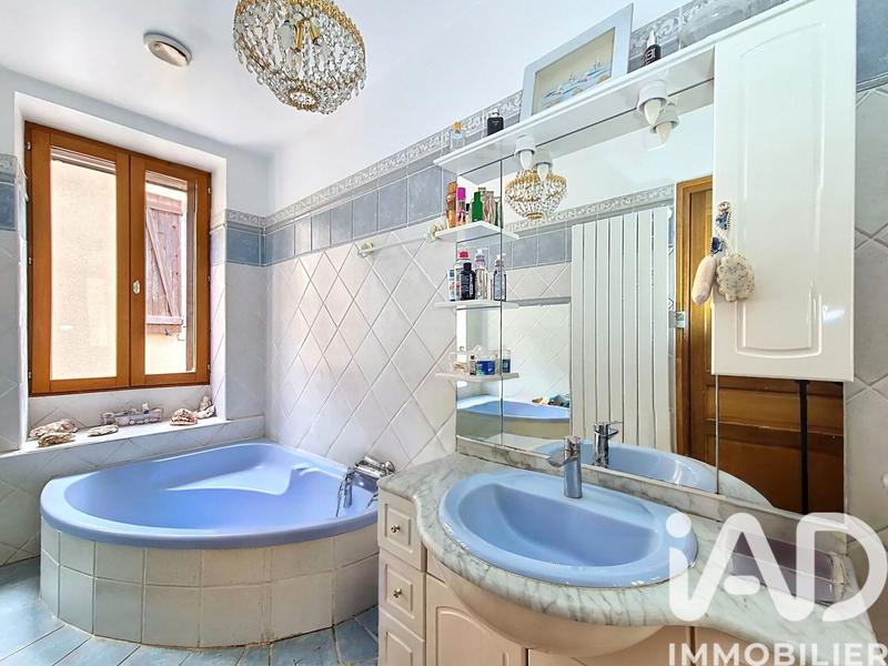 Maison de village - 216 m² - 8 pièces