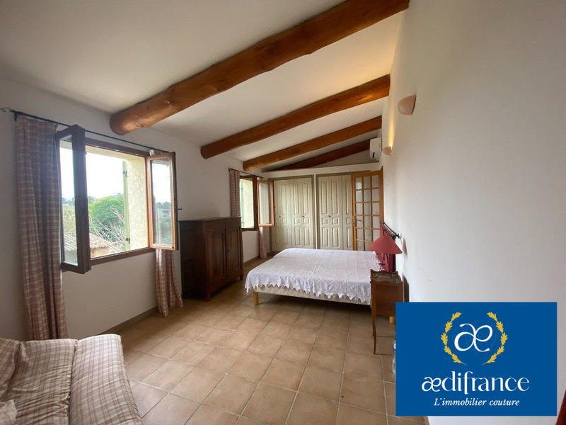 Maison traditionnelle - 231 m² - 9 pièces