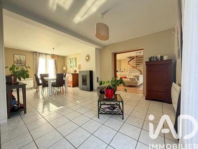 Maison - 163 m² - 7 pièces