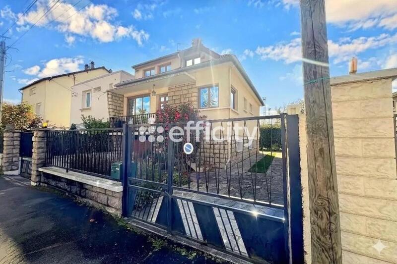 Pavillon - 120 m² - 5 pièces