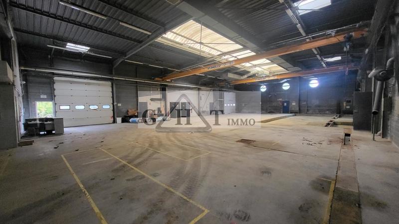 Entrepôt - 972 m²