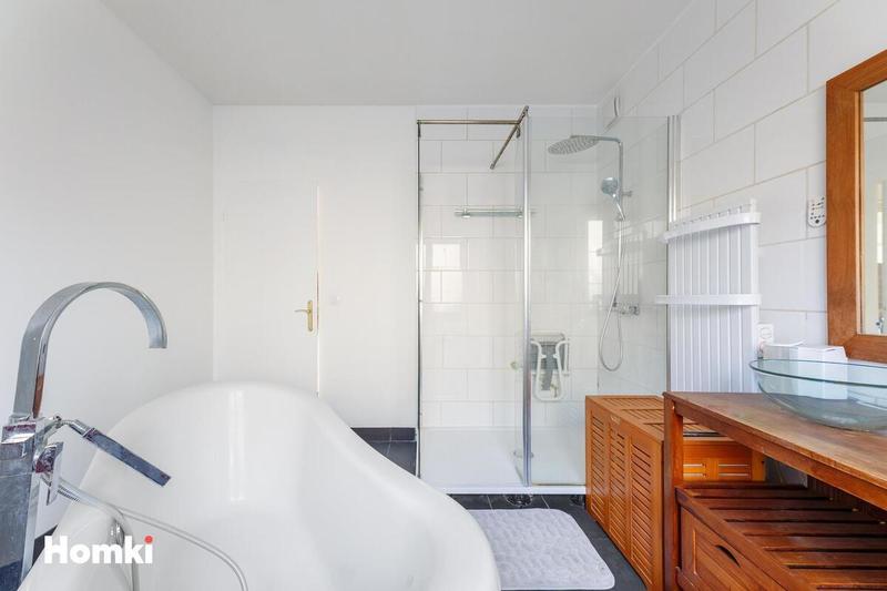 Maison - 180 m² - 6 pièces