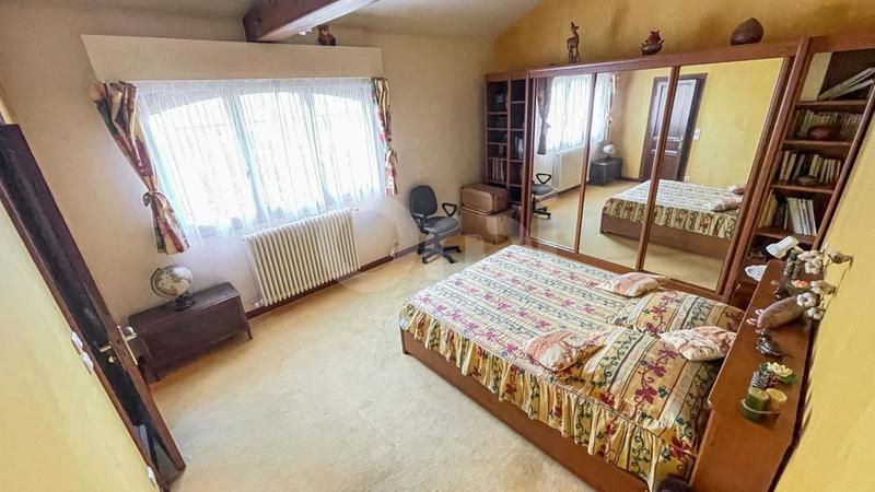 Maison en pierre - 323 m² - 10 pièces