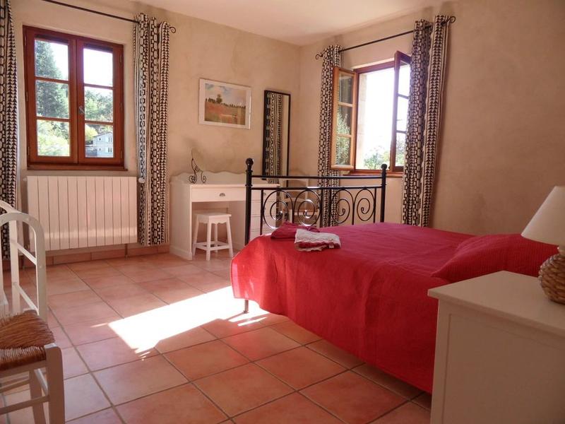 Propriété - 341 m²