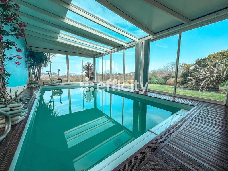 Maison - 208 m² - 5 pièces