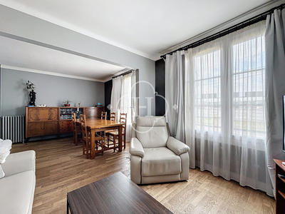 Maison - 80 m² - 5 pièces