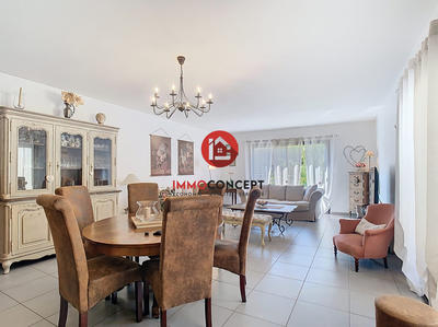 Maison - 95 m² - 5 pièces