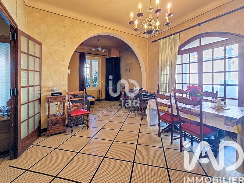 Maison - 700 m² - 8 pièces