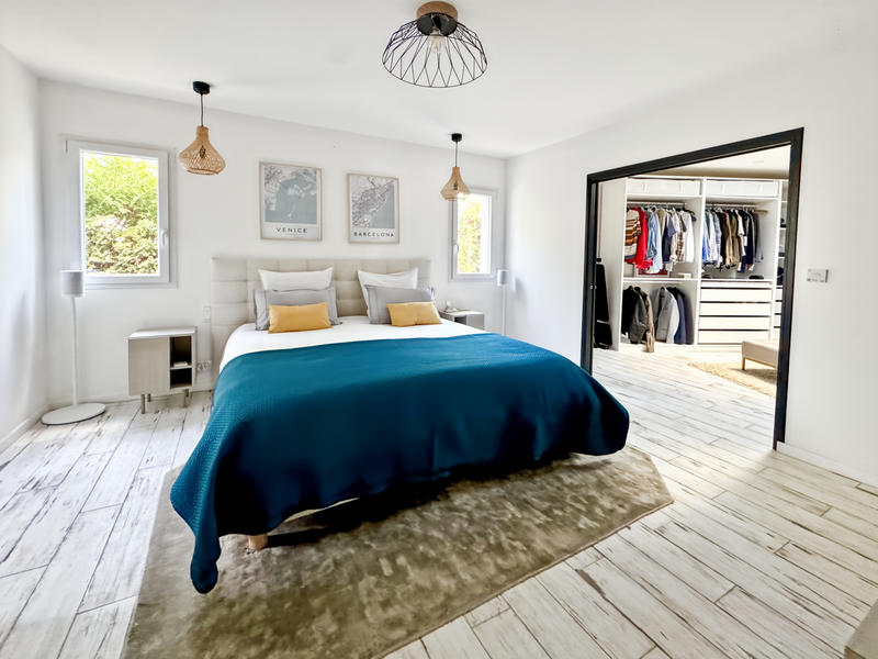 Villa - 256 m² - 9 pièces