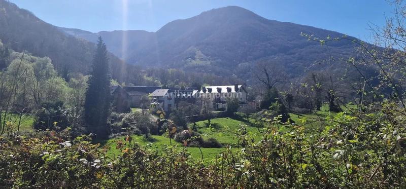 Maison - 326 m² - 15 pièces