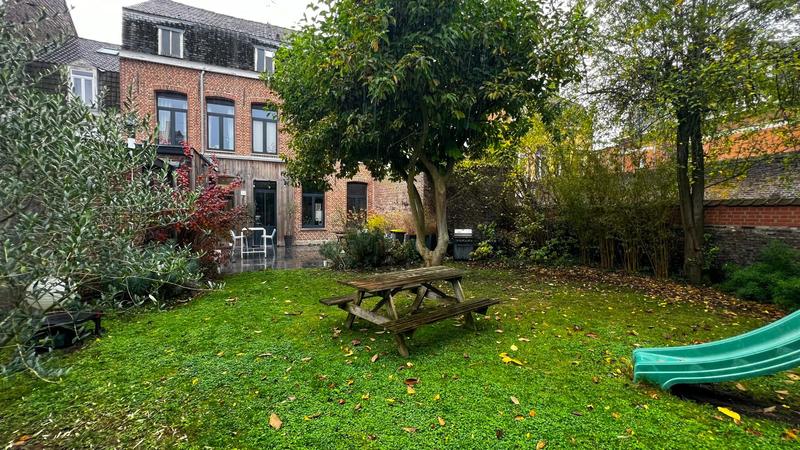 Maison - 270 m² - 7 pièces