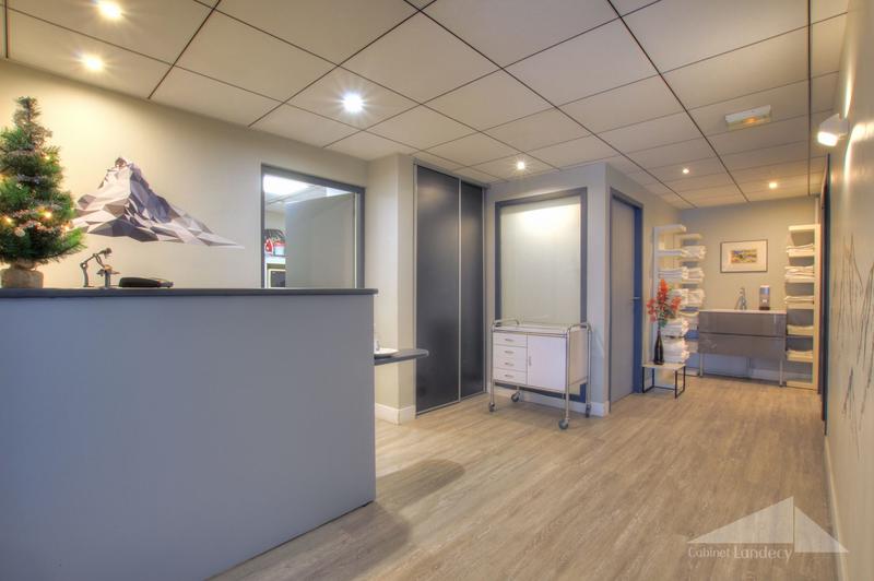 Local commercial - 107 m² - 5 pièces