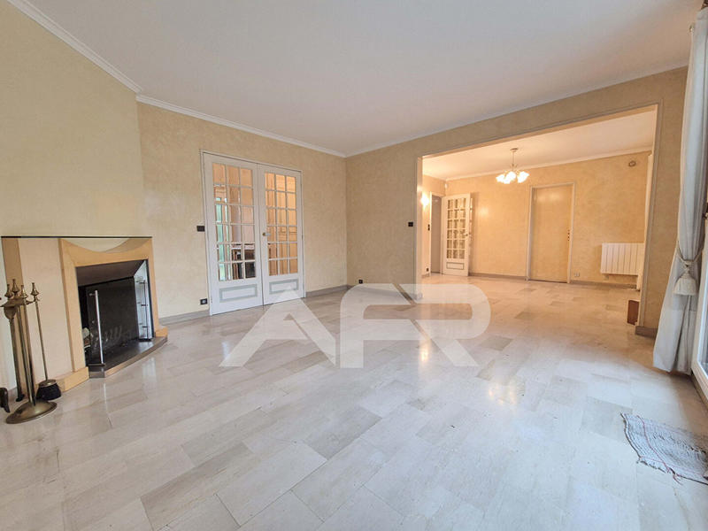 Maison - 112 m² - 6 pièces