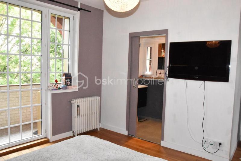 Demeure - 225 m² - 8 pièces