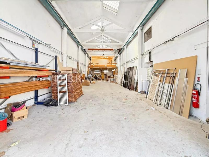 Entrepôt - 380 m²