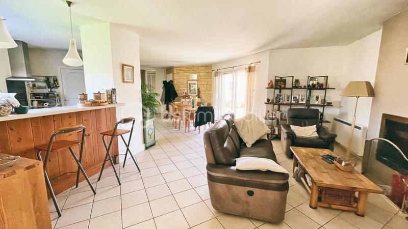 Propriété - 230 m² - 10 pièces