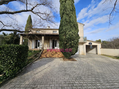 Villa - 200 m² - 6 pièces